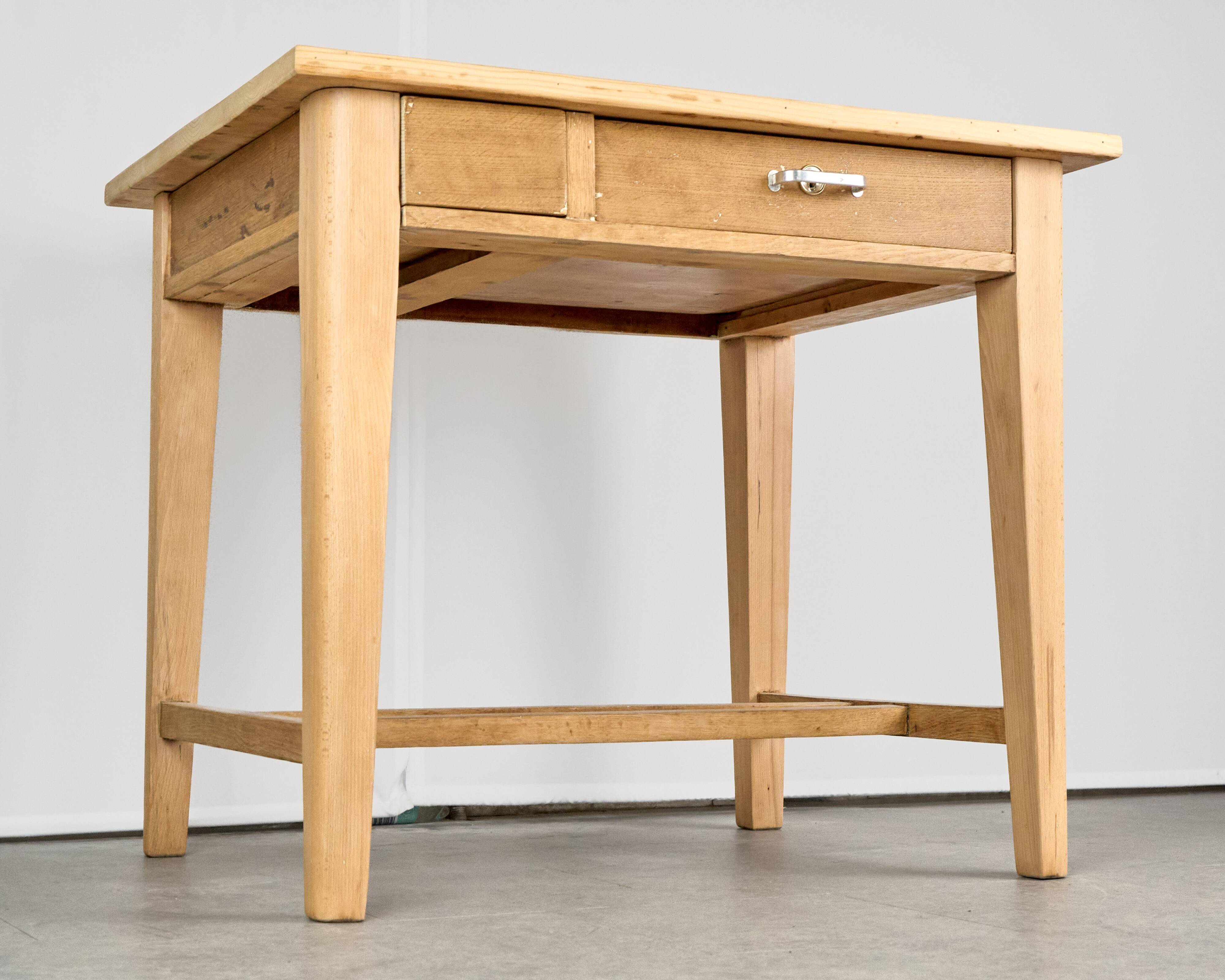 Table en bois vintage, Tchécoslovaquie