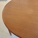 Table à repas de style scandinave en teck
