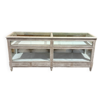 Glass shop counter