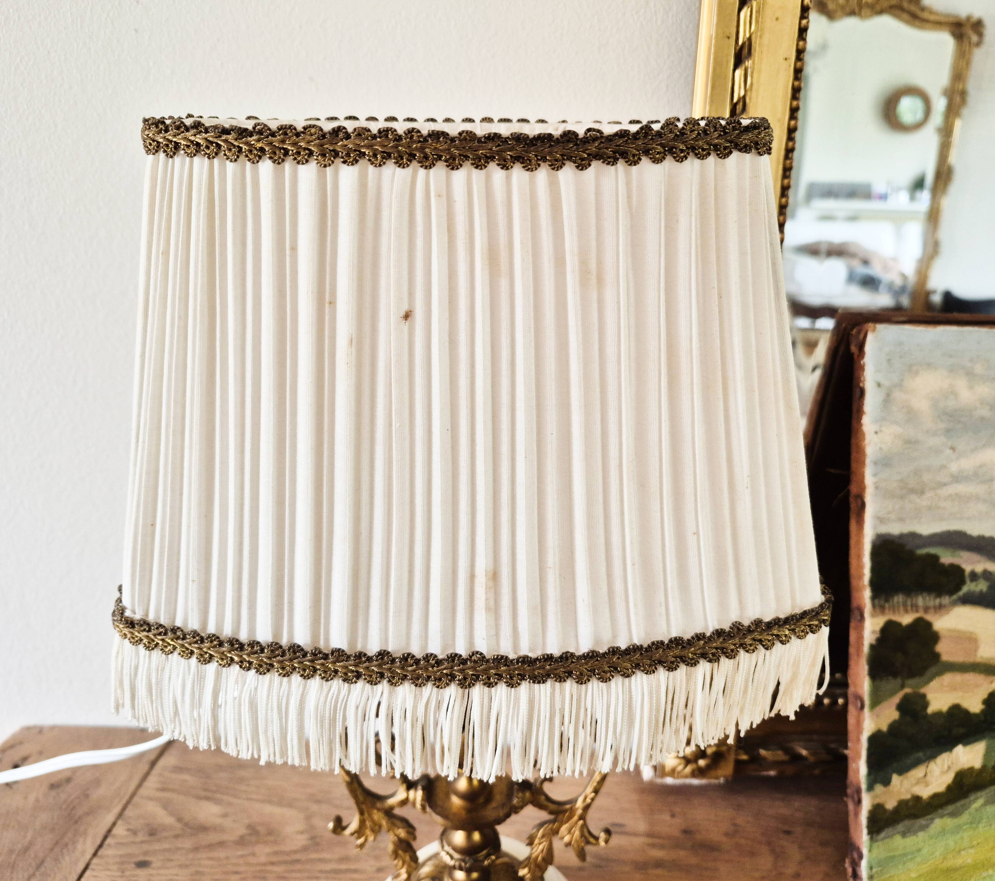 Antique 1-light lamp in gilded bronze and onyx, bedside lamp, desk lamp.