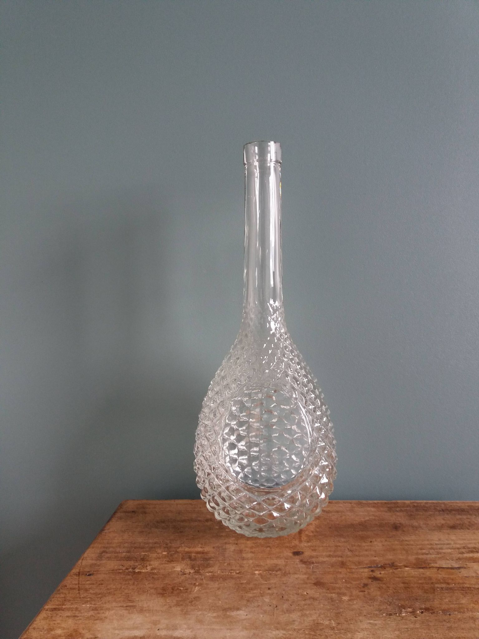 Carafe bouteille en verre décor pointe de diamant ananas