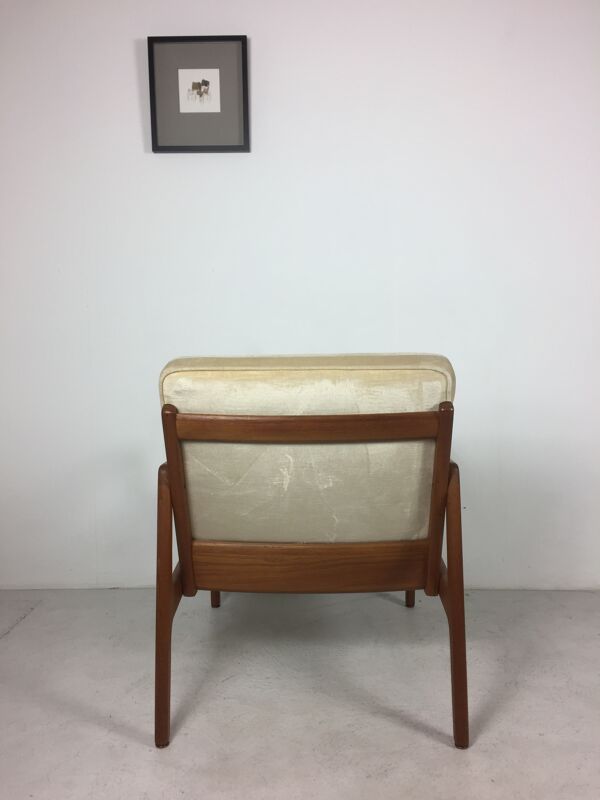 Fauteuil danois en teck par Ole Wanscher