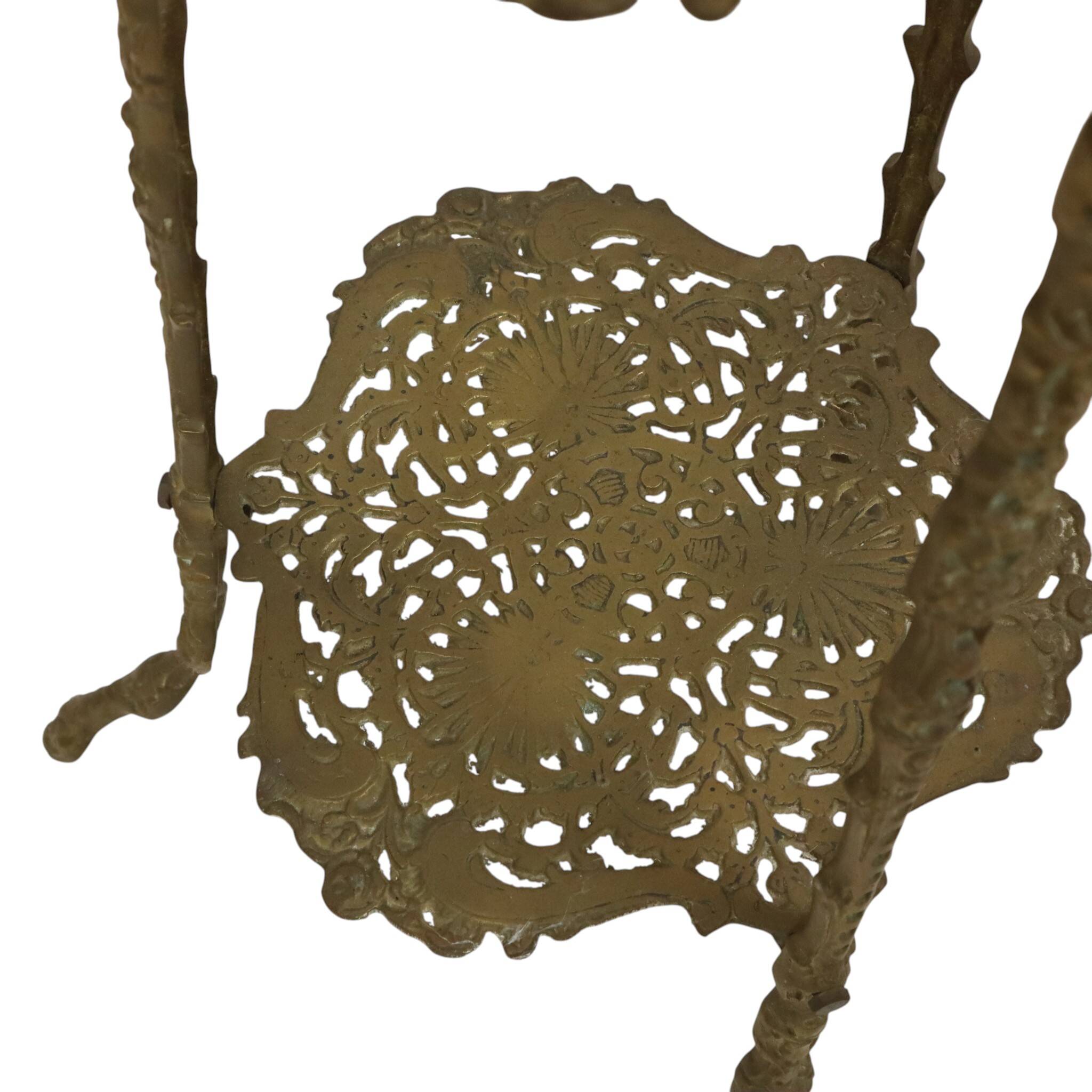 Table d'appoint en laiton de style Art Nouveau