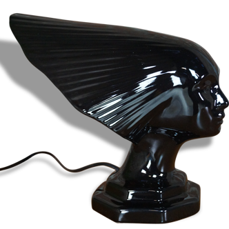 lampe représentant la Victoire de Lalique