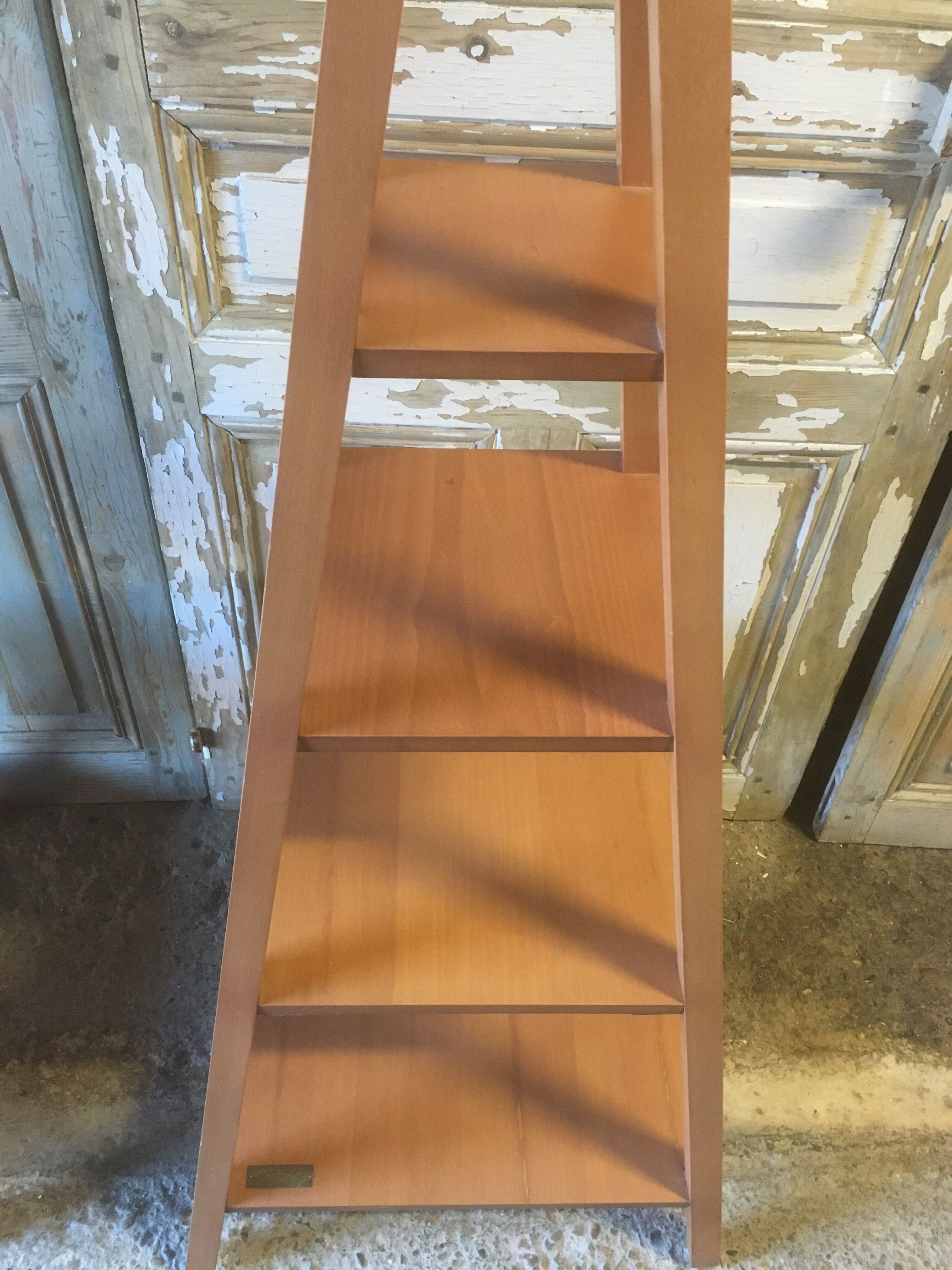Pyramid shelves "Jodhpur" in Rubberwood