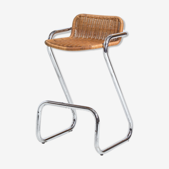 Tubular bar stool