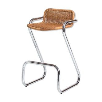 Tubular bar stool