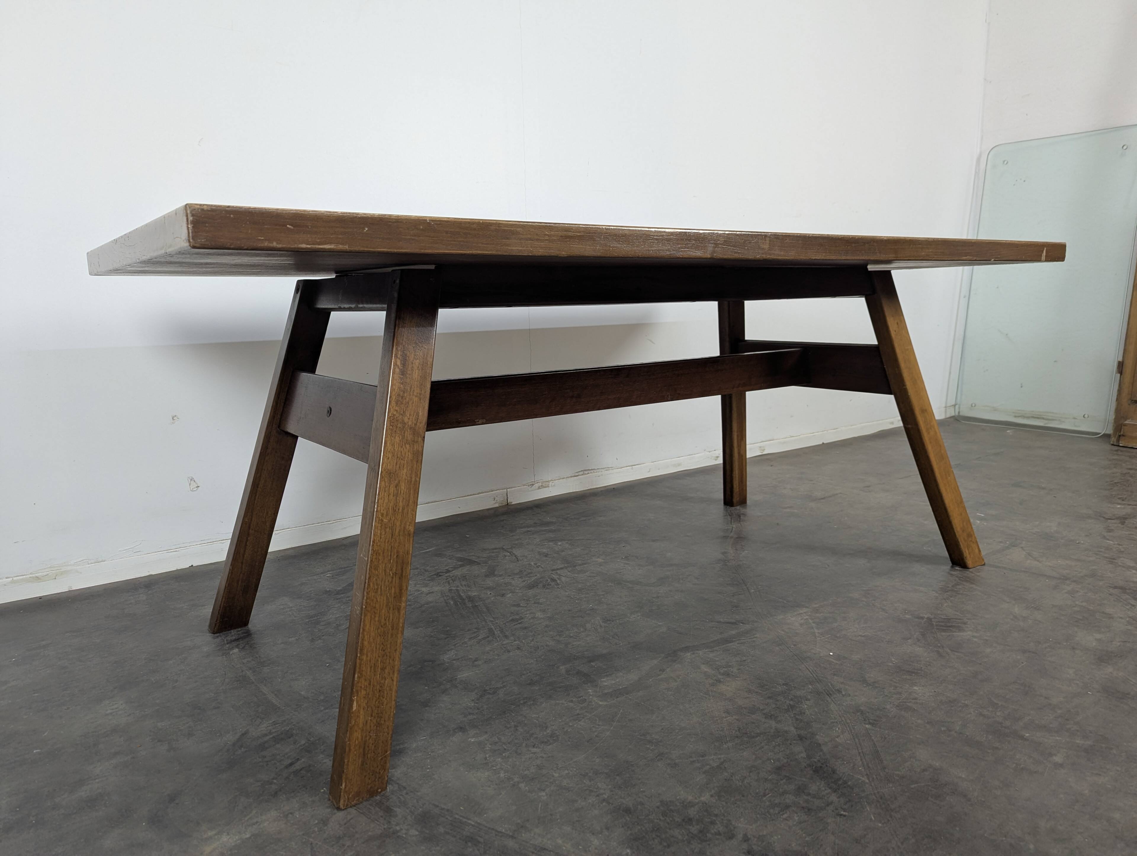 Table Torbecchia in Walnut by Giovanni Michelucci for Poltronova