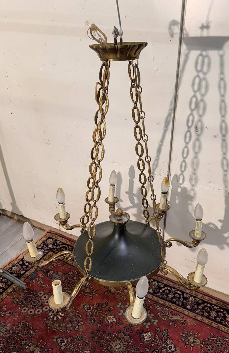 Grand lustre aux dauphins à 8 bras de lumières de style Empire en bronze