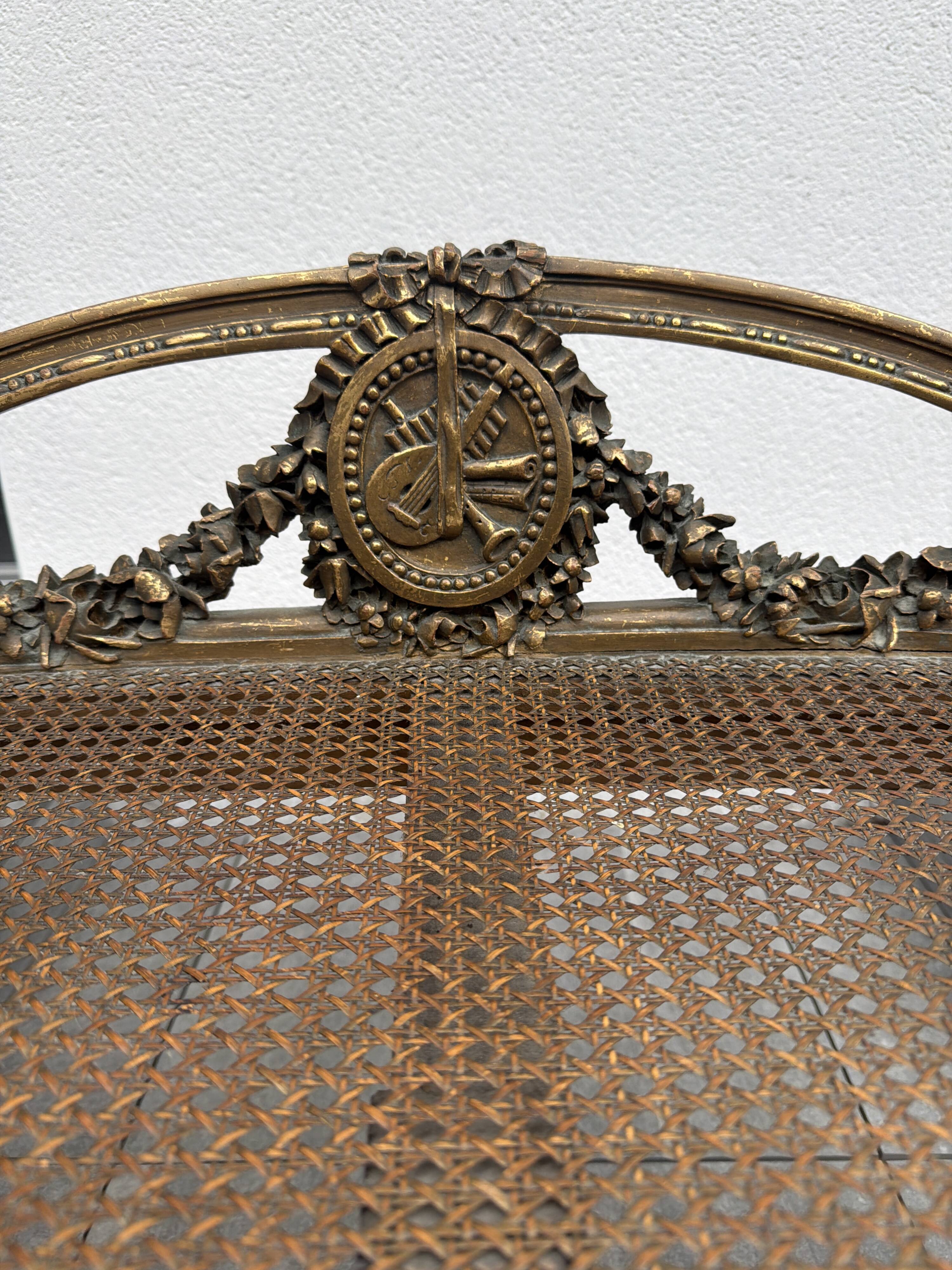 Superb salon bench (basket model) in Louis XVI style.