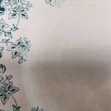 7 assiettes plates modèle Jane à décor floral vert foncé Saint-Amand
