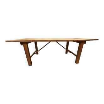 Old work table in elm