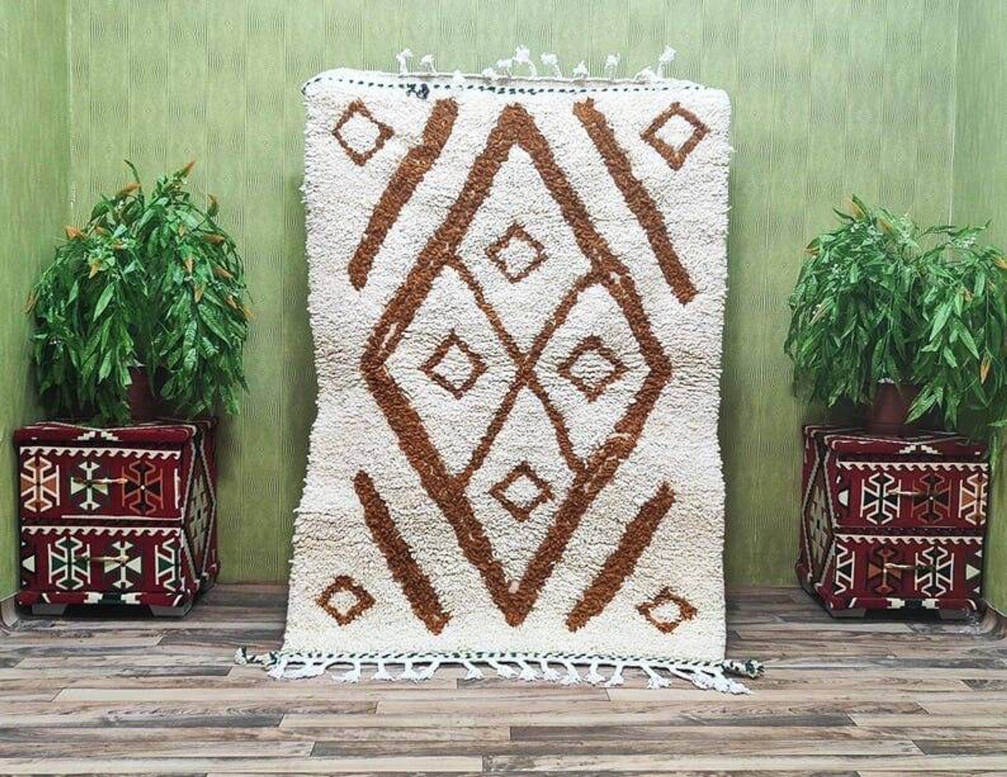 Traditional handmade pure wool Berber rug size 150/250 cm.