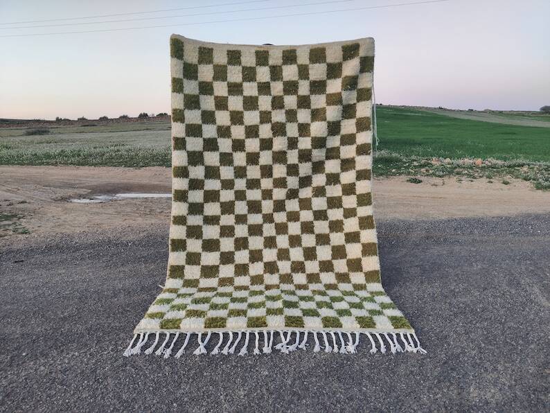 Traditional handmade pure wool rug, size 160 x 260 cm