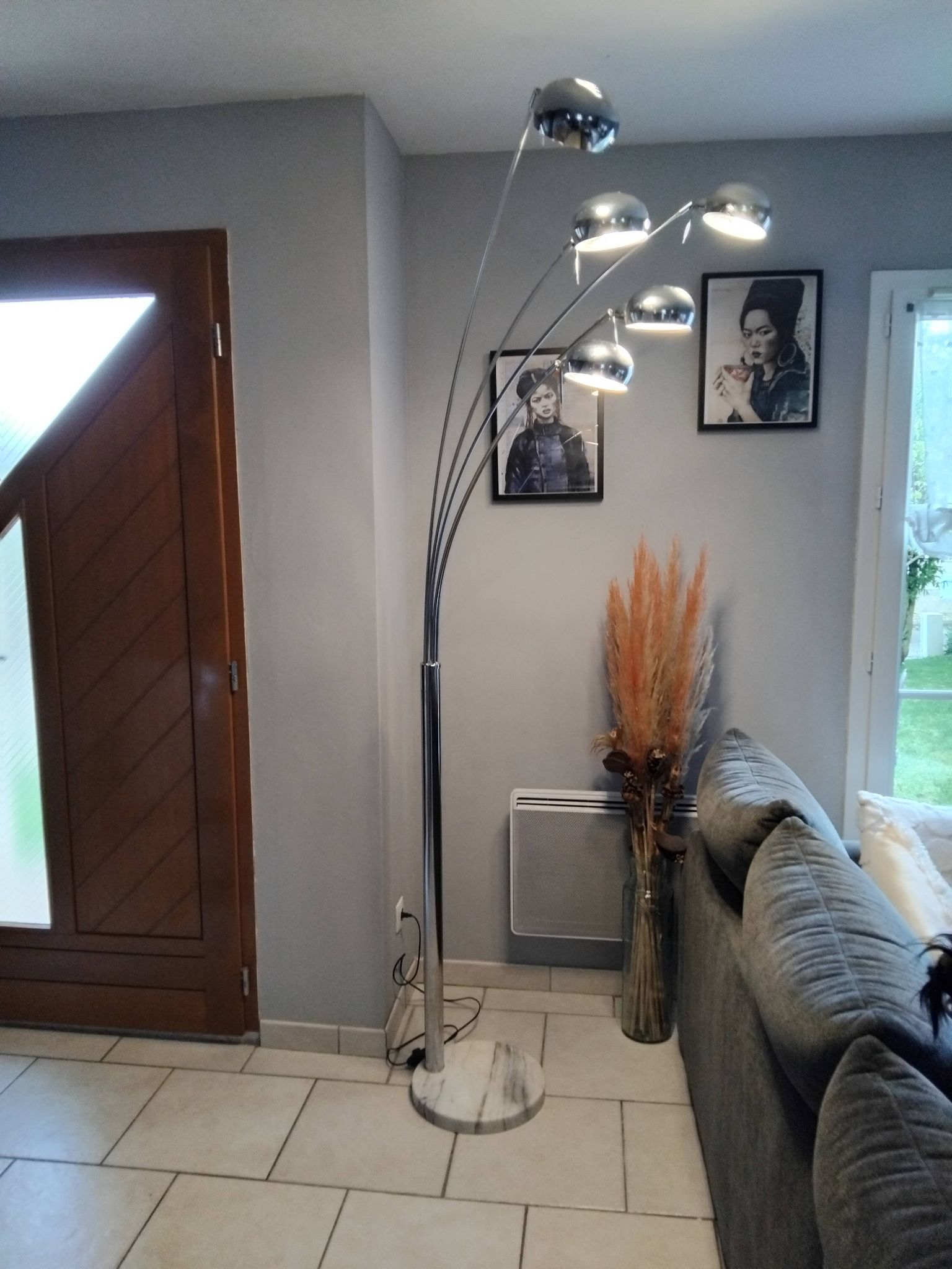 Lily of the valley floor lamp with 5 branches, vintage Italian design.