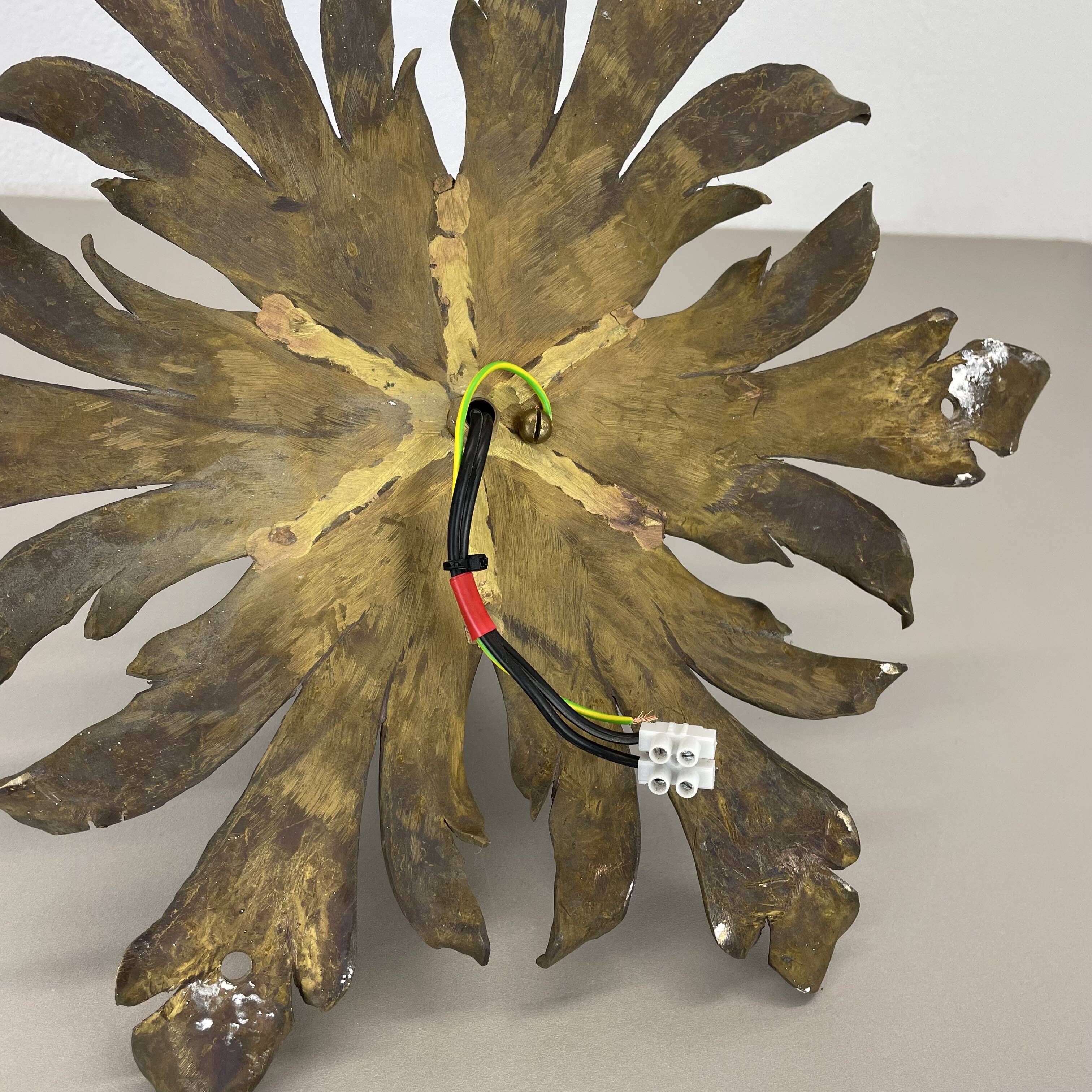 Applique murale de théâtre florale de style Stilnovo en laiton fait main de 35 cm, Italie 1970