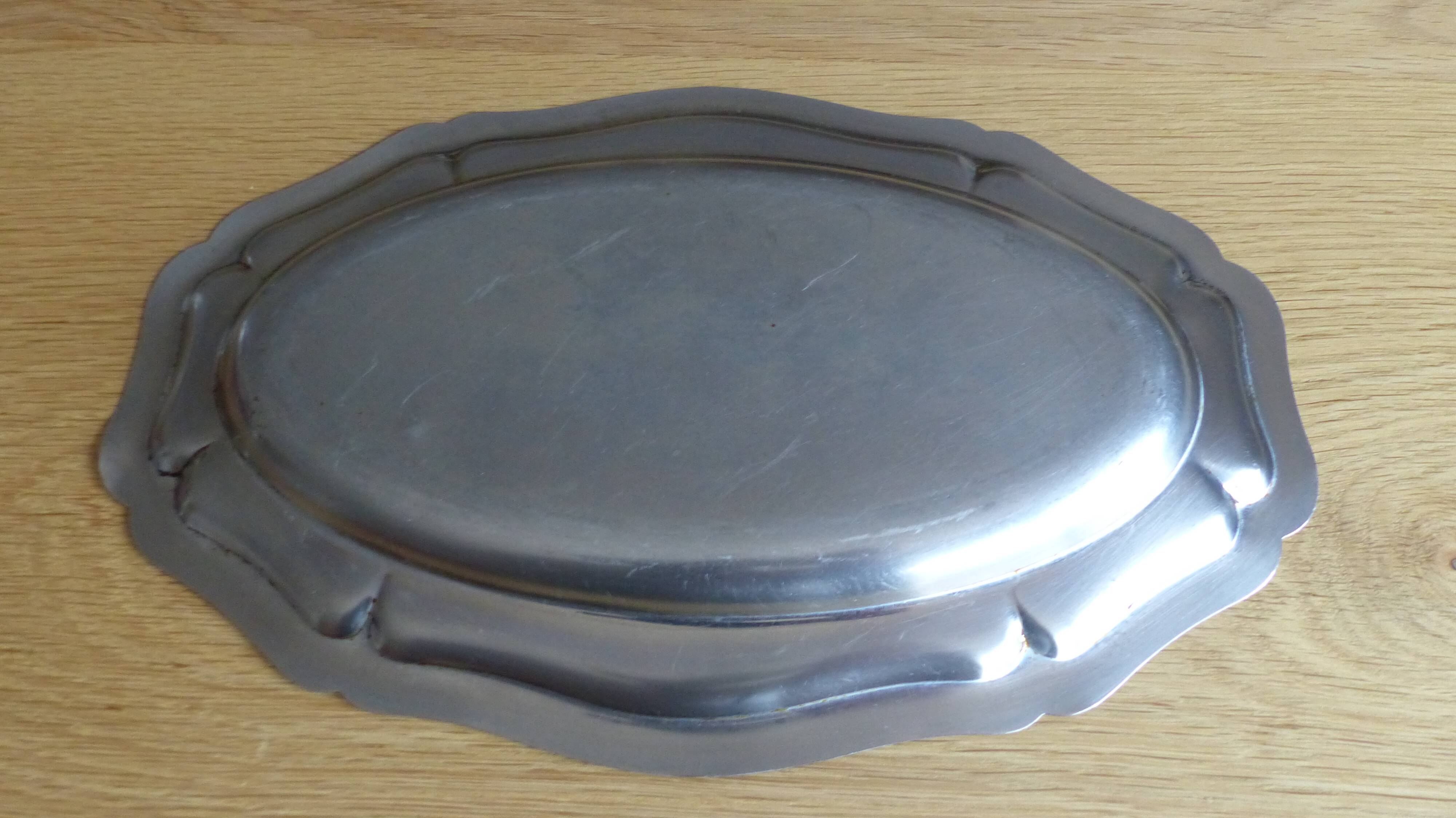 Oval stainless steel dish