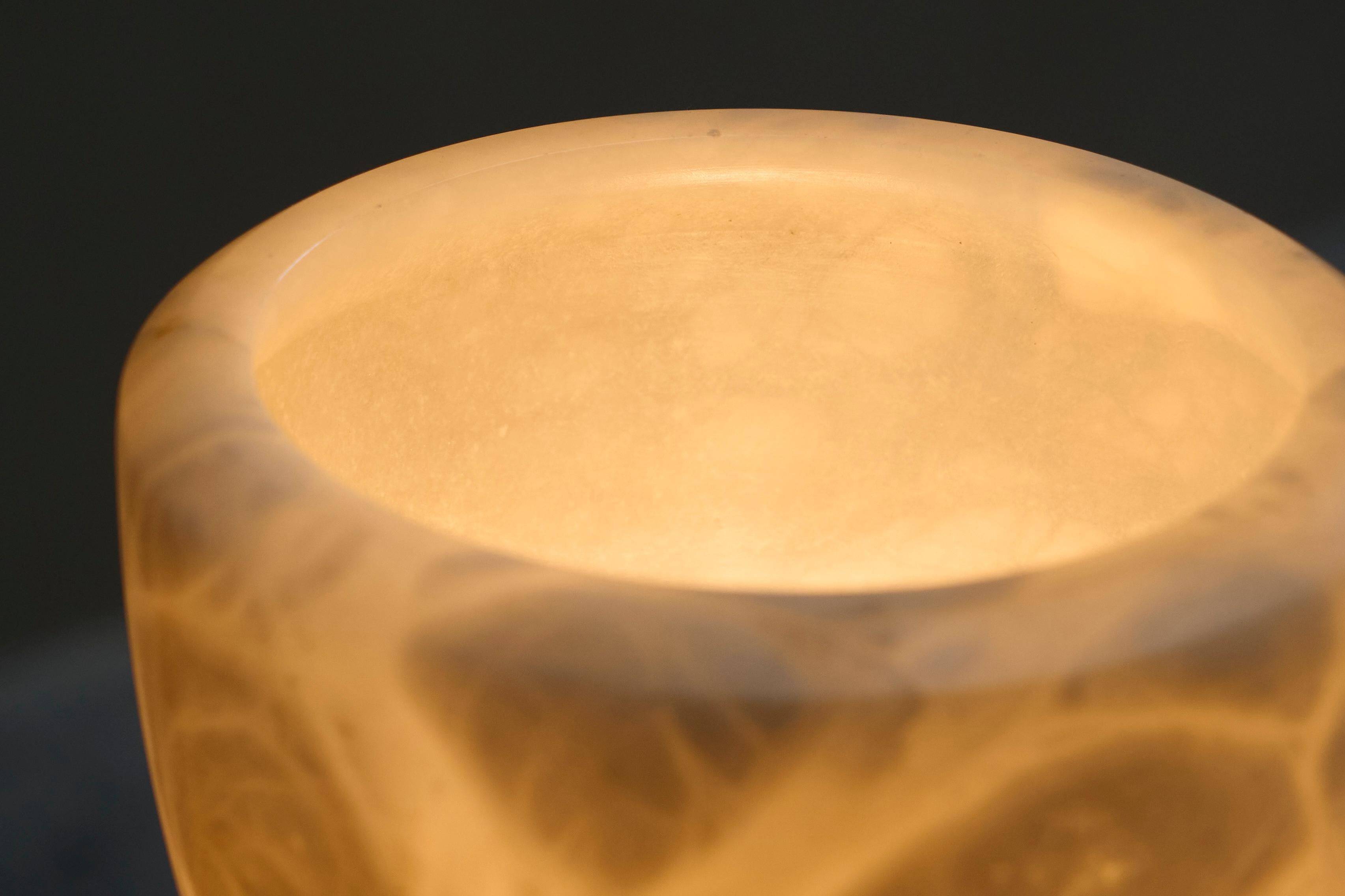 Mid Century table lamp in alabaster 1970