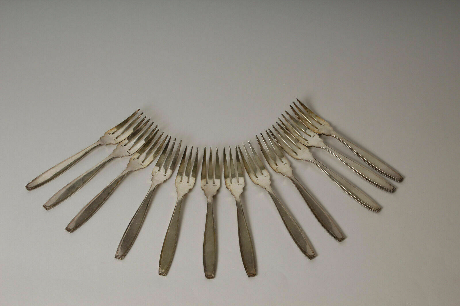 Menagere boulenger art deco metal argente with its 36-pieces screen