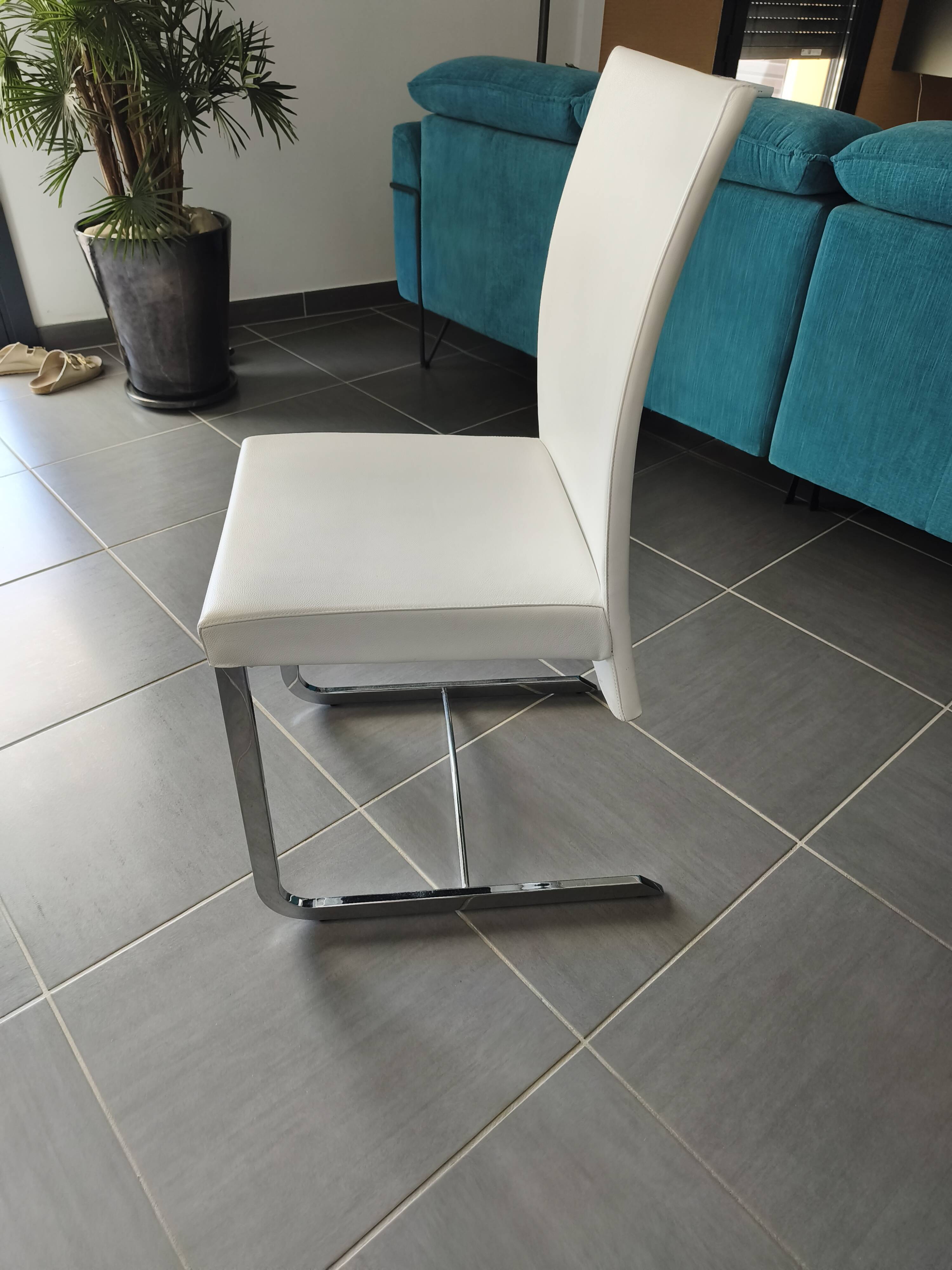 Table and 4 chairs Roche Bobois