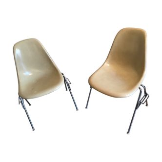 Set of 2 Eames chairs for Herman Miller fiberglass 1960-70's