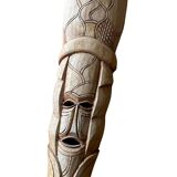 Masque africain en bois sculpté