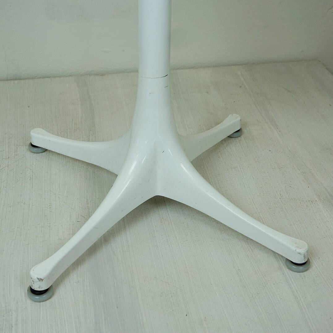 White George Nelson Pedestal Coffee Side Table for Herman Miller, USA, 1960s