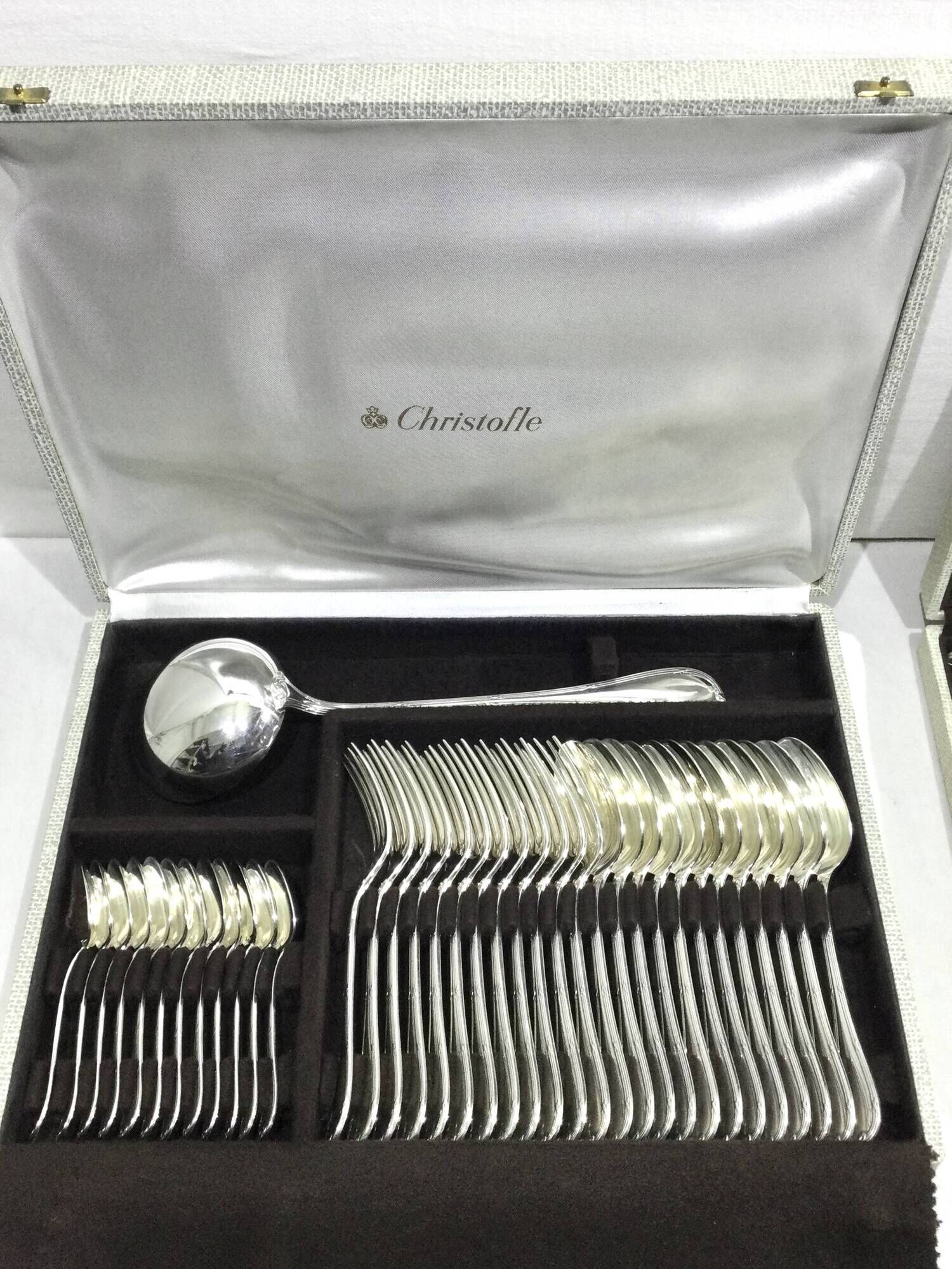 Christofle - Ménagère 61 pièces Rubans Croisés Métal Argenté