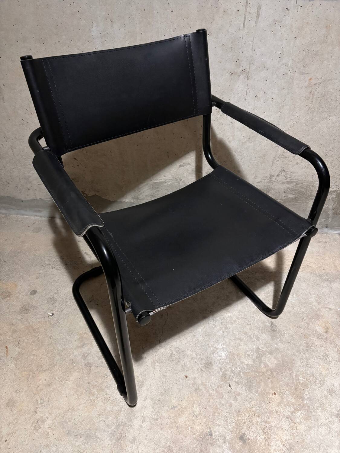 Bauhaus Cantilever Chair Black Leather on Black Chrome