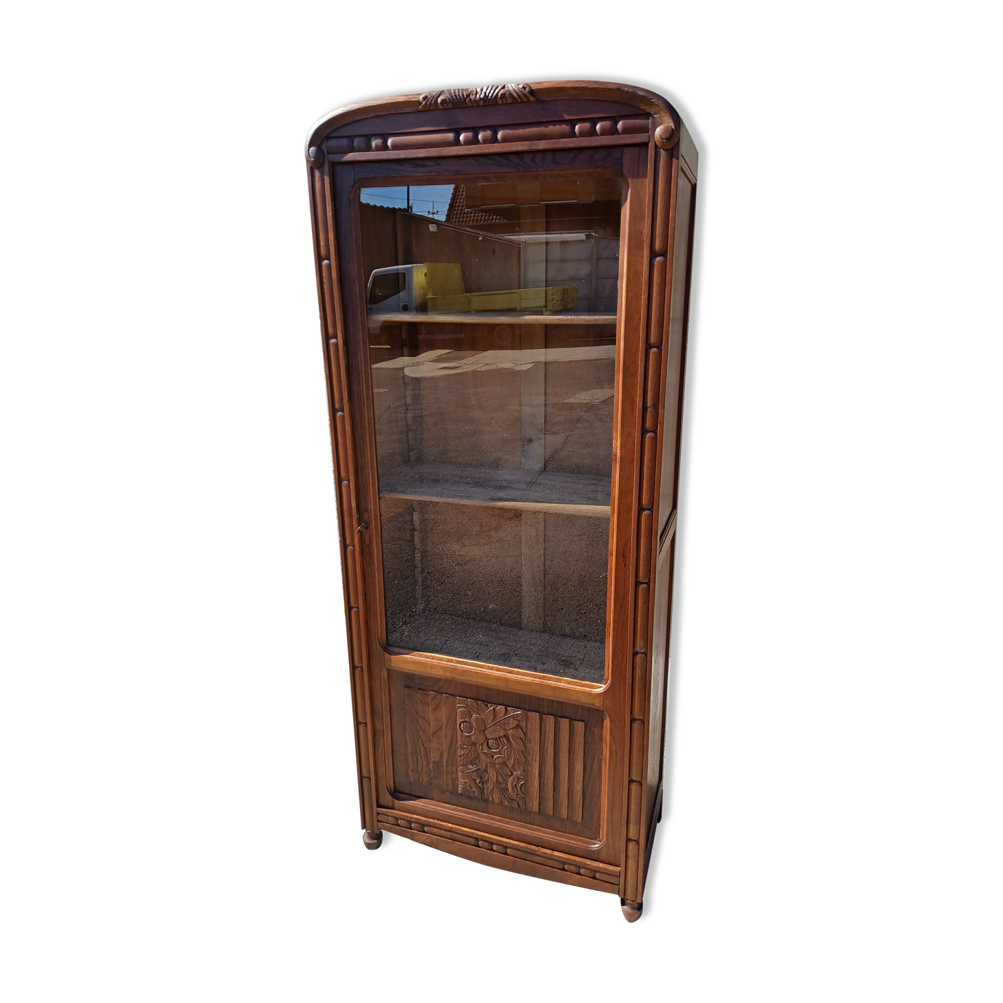 Art deco showcase