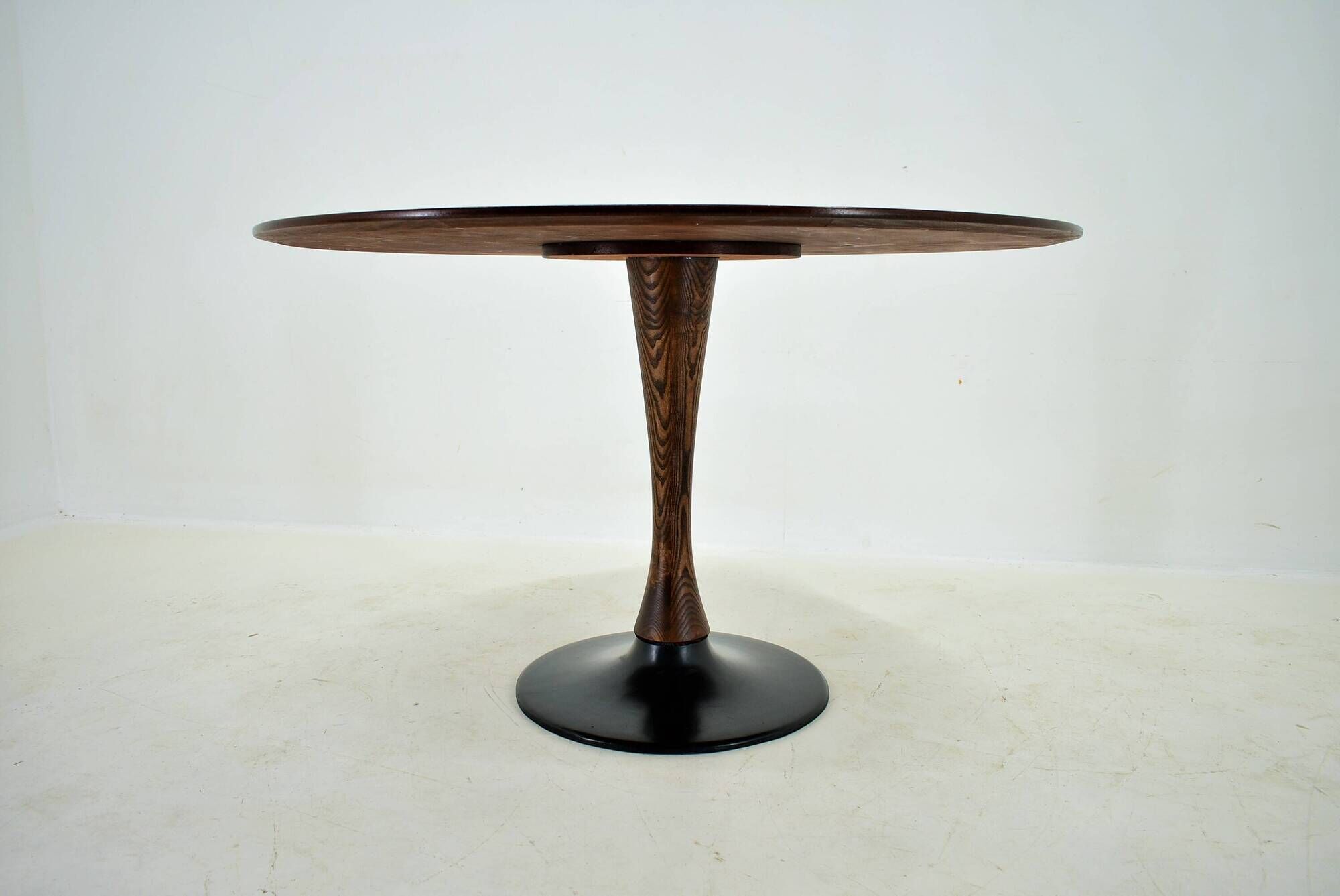 1969s Beech Round Dining Table, Czechoslovakia