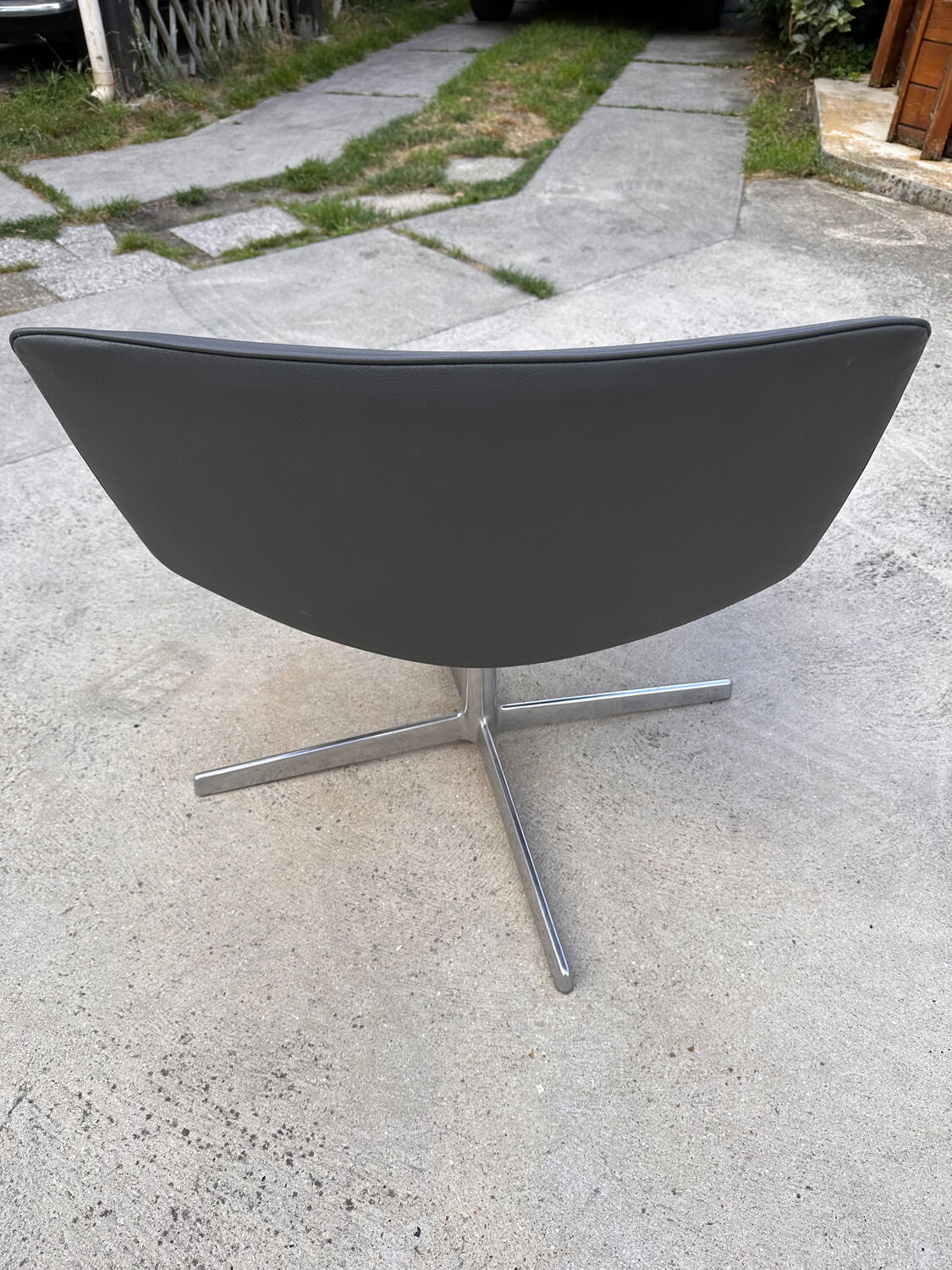 Lounge armchair arper catifa 60 leather grey 4 feet aluminum swivel