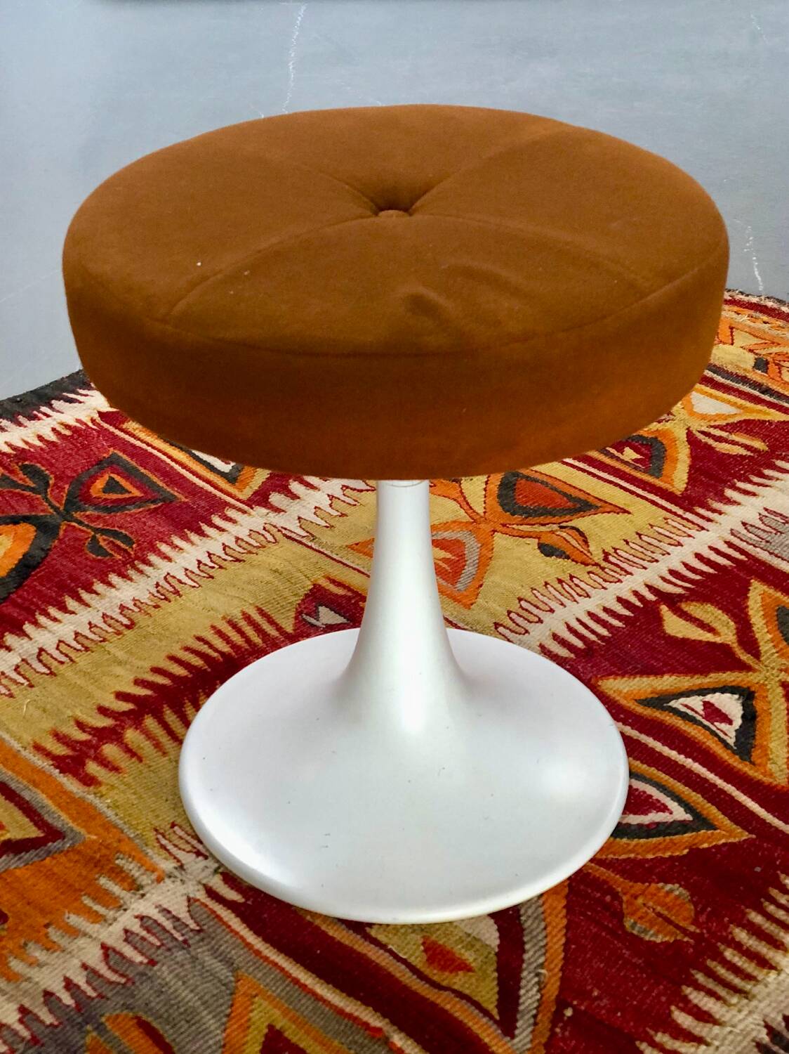 Conical bubble glass vase