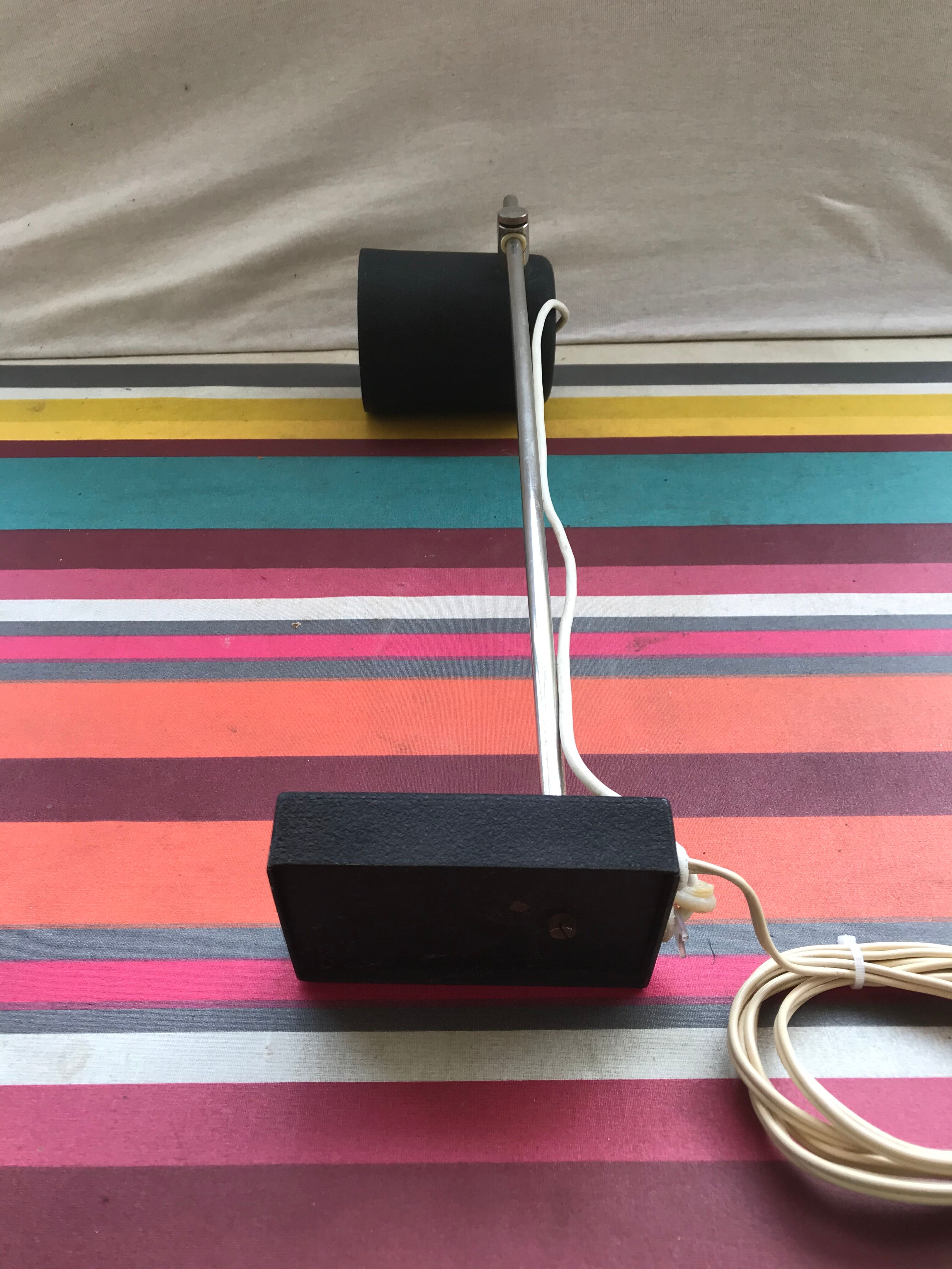 Black metal table lamp