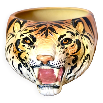 Ancient tiger head pot cache