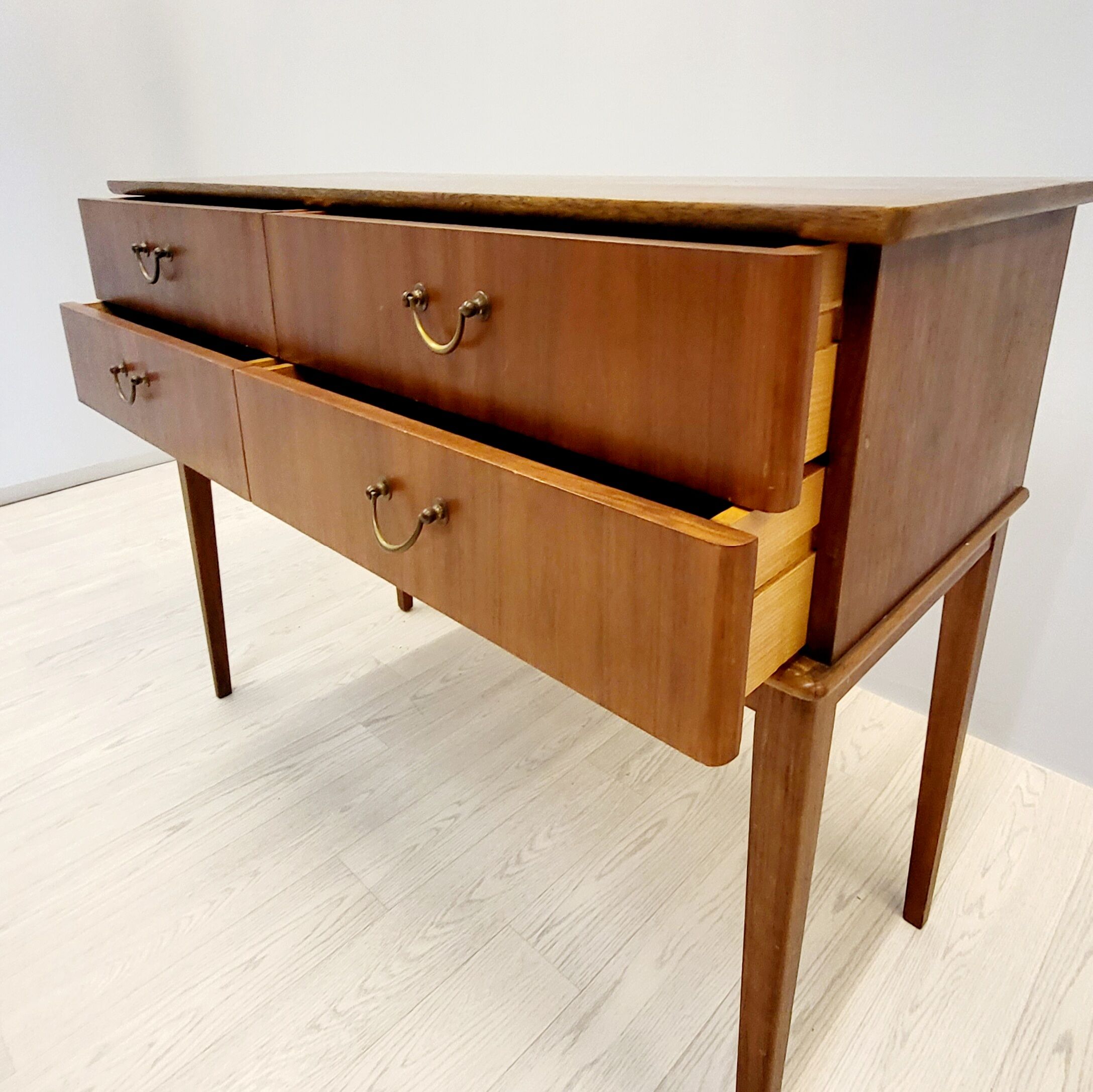 Armoire latérale