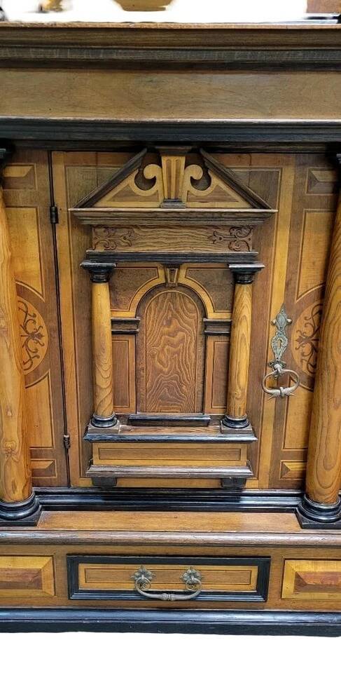 Cabinet or two-part cabinet with Renaissance architectural facade