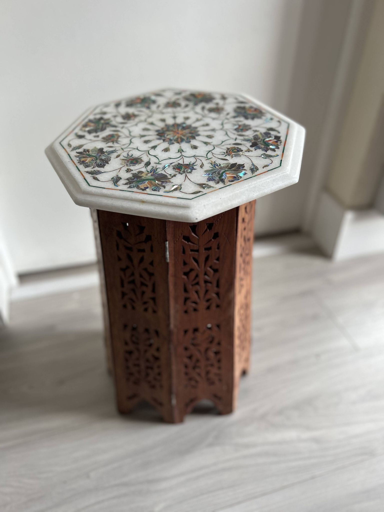 Petite table d’ appoint