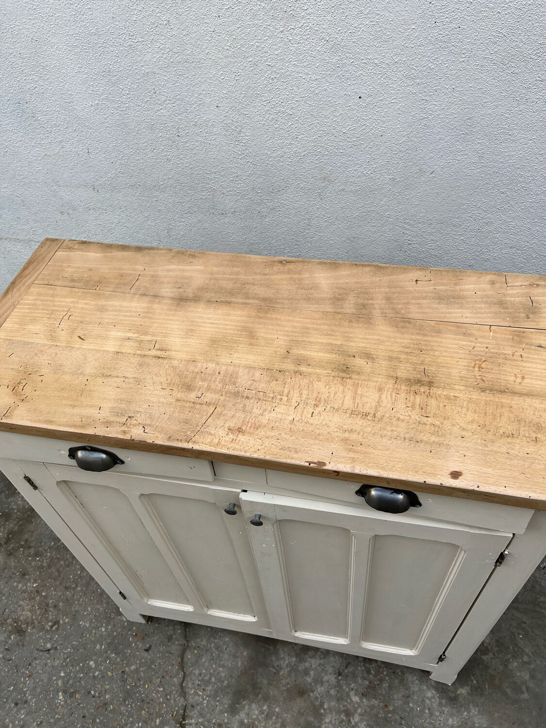 Creamy white Parisian buffet