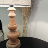 Vintage table lamp year 1980 in turned wood.