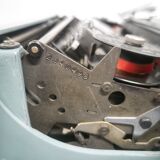 Olivetti Typewriter - Lettera 32