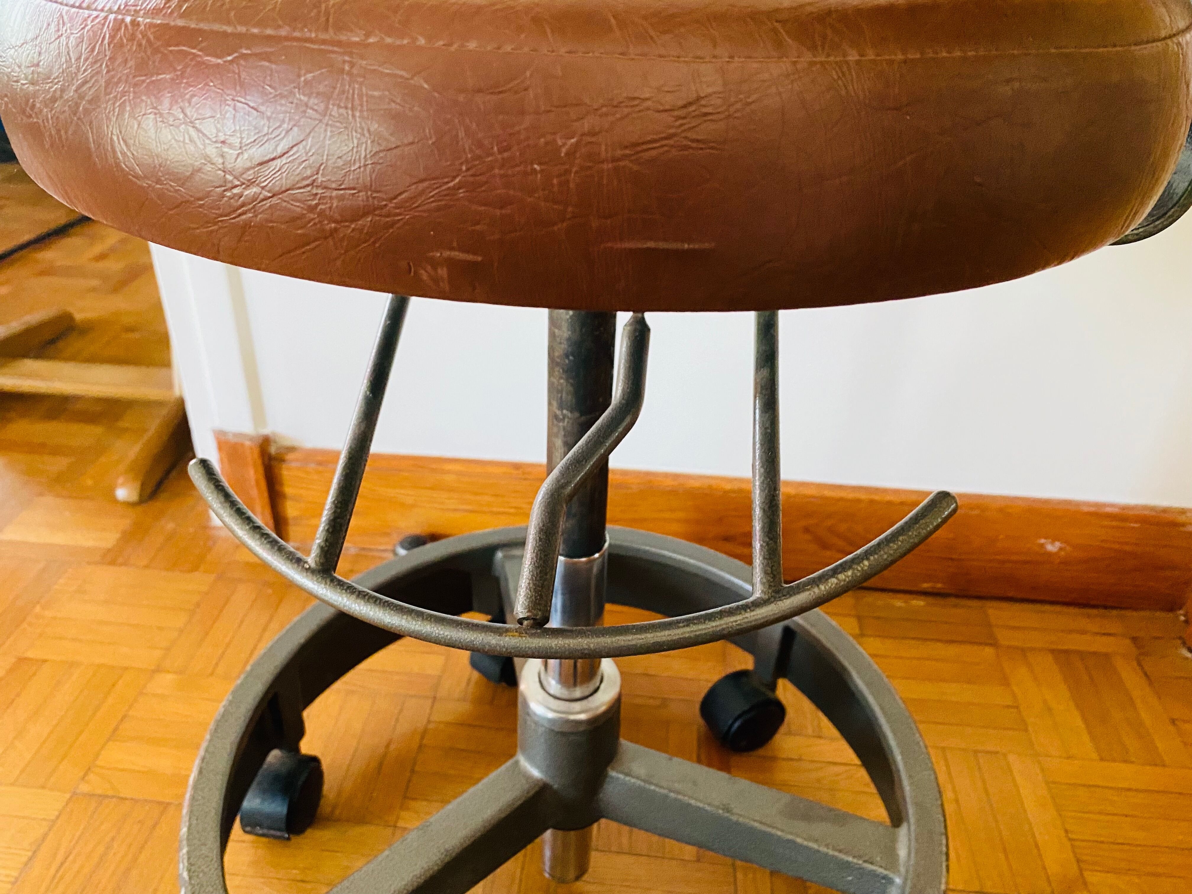 Swivel chair