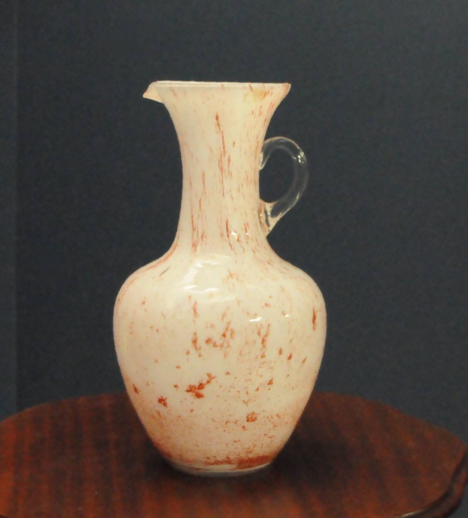 Vase en verre signé V.B Opaline Florence Italie