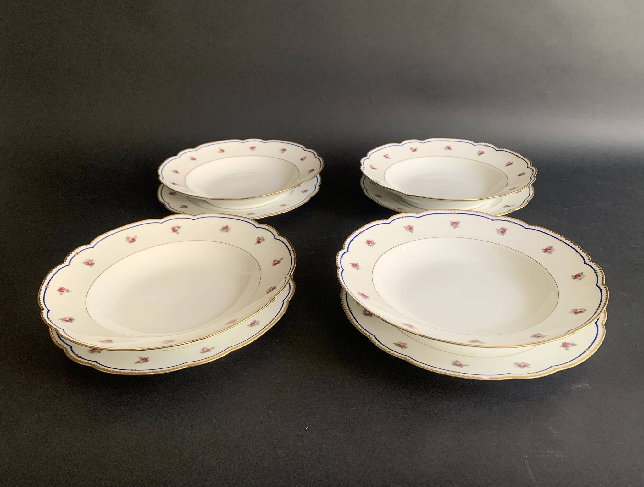 4 soup plates in Paris porcelain, "A la Reine" model, 1890, Damo