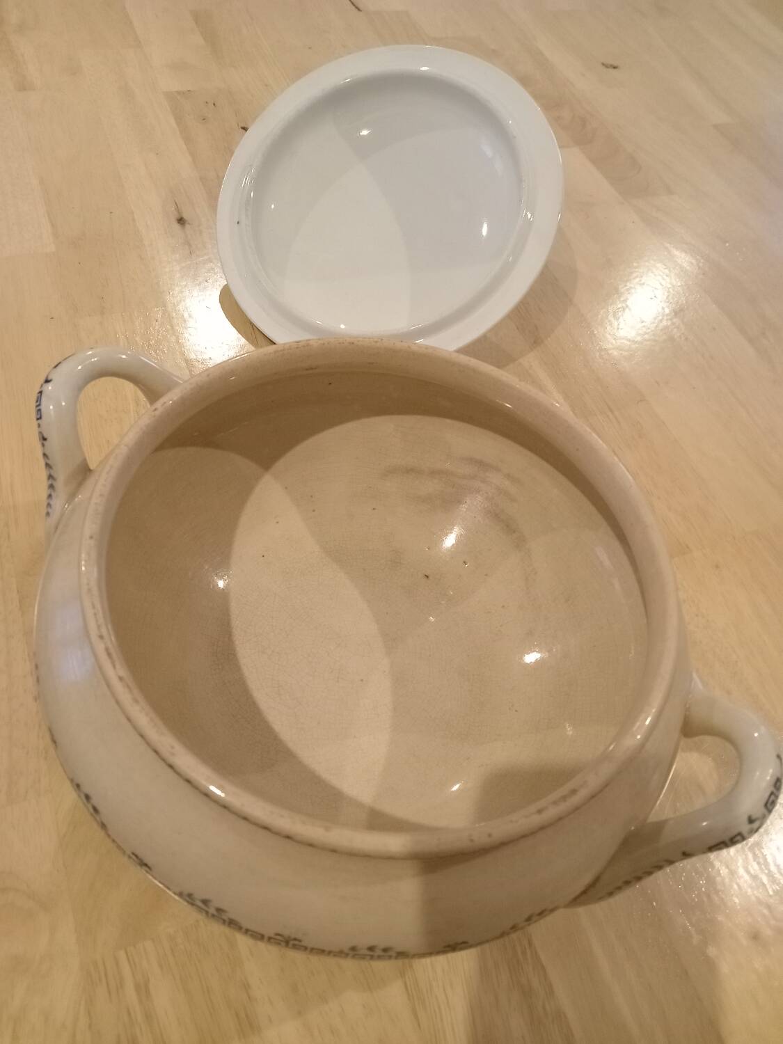 GIEN Iron Earth Soup Tureen