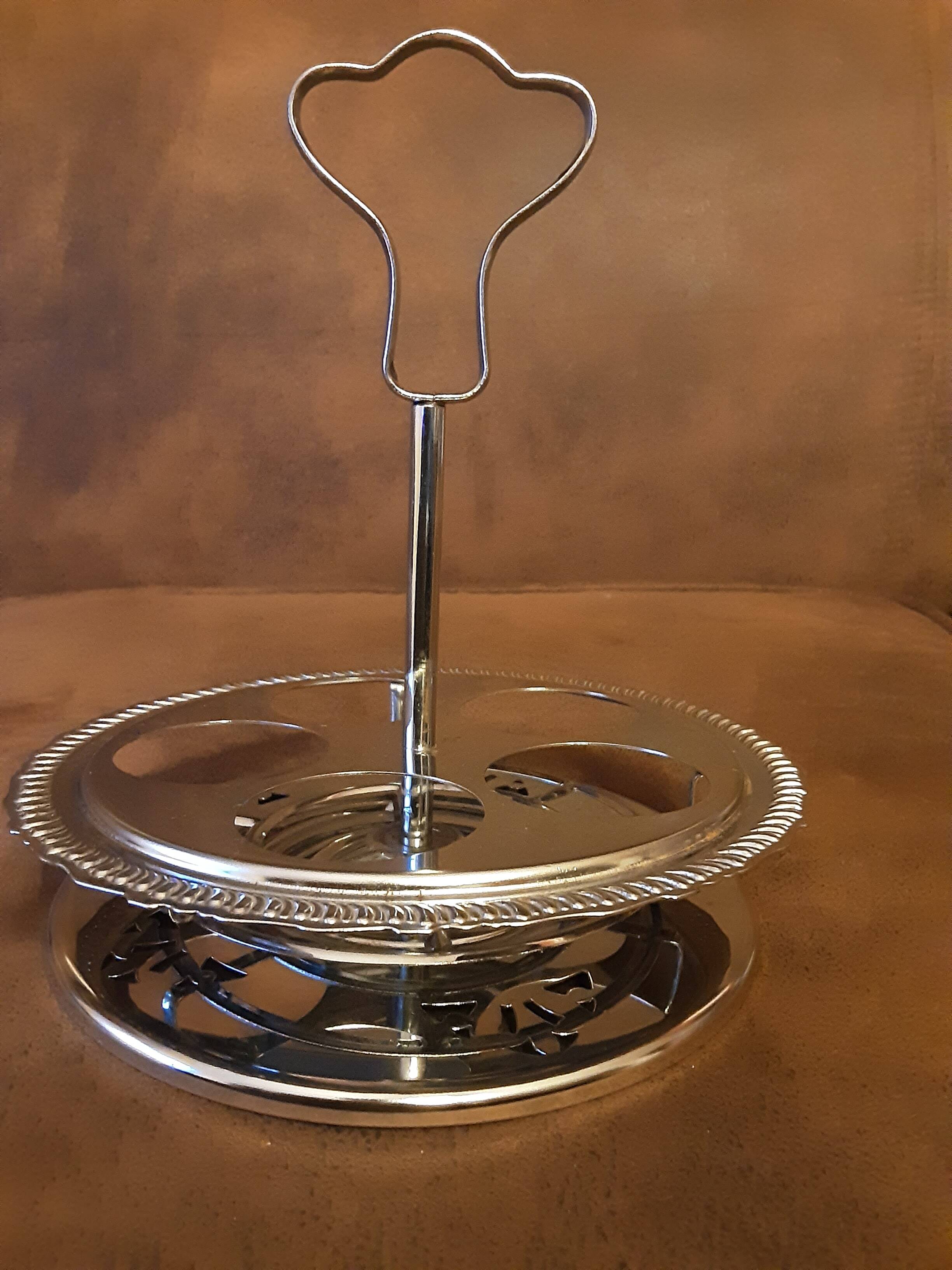 Metal plate for eggs