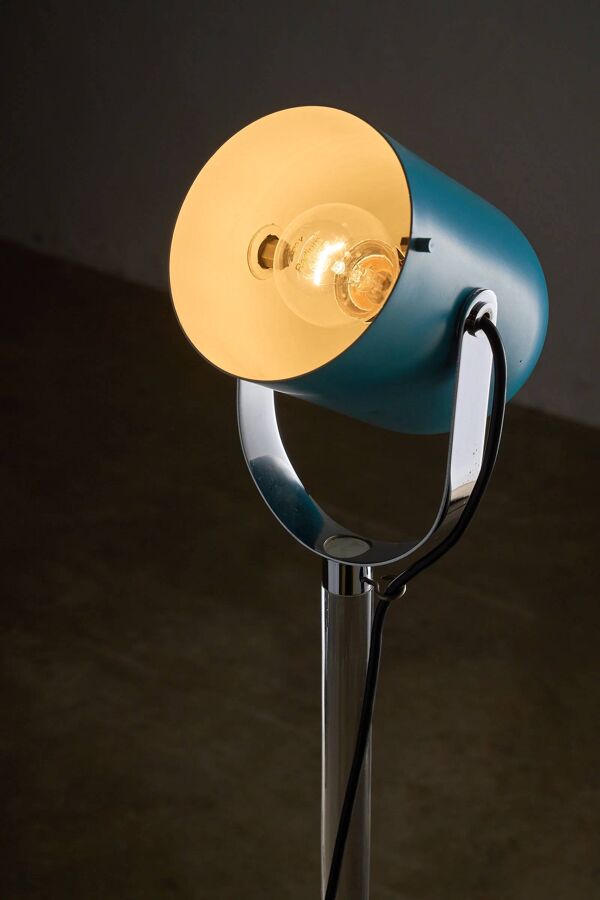 Lampadaire turquoise, fut en plexiglas, par Cosack