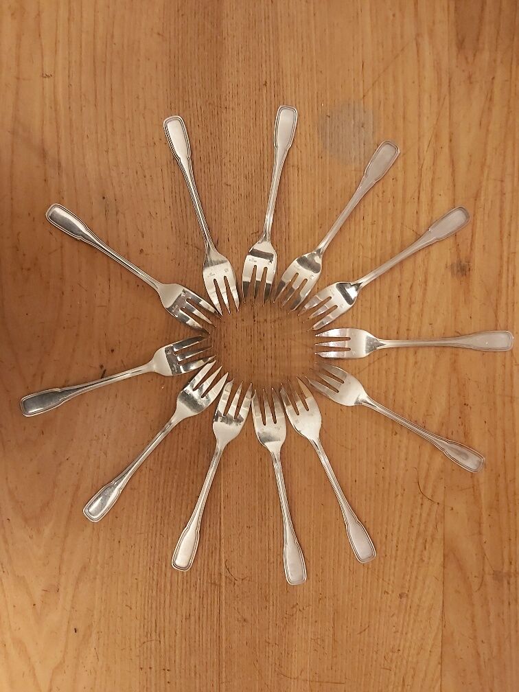Set of 12 ercuis oyster forks in silver metal