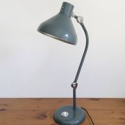 Lampe articulée en métal vert