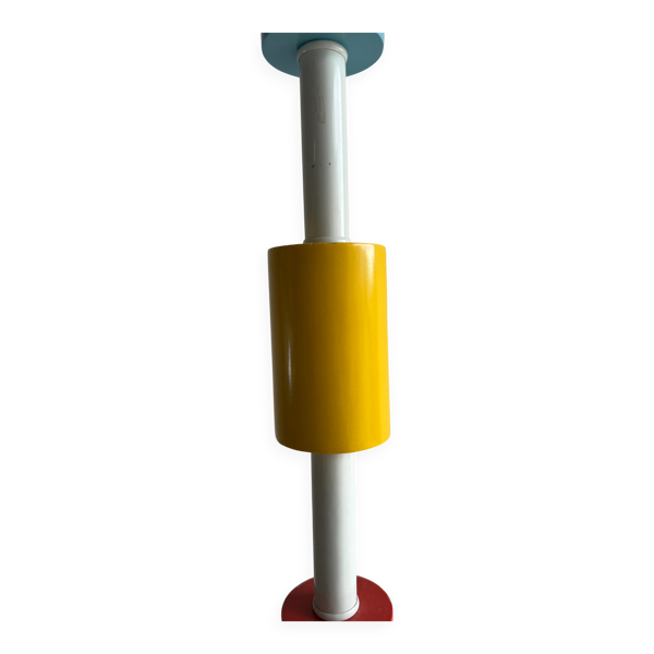 Lampadaire vintage IKEA en métal blanc avec abat-jour en tissu rose et accents colorés